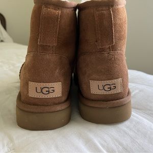 UGGS classic mini